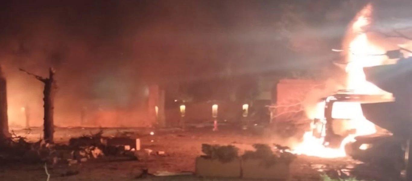 Μεγάλη έκρηξη σε ξενοδοχείο στο Πακιστάν - Τρεις νεκροί και 11 τραυματίες (βίντεο)